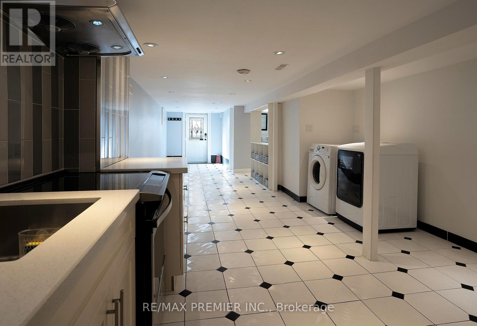 Lower - 35 Florence Crescent, Toronto, Ontario  M6N 4E6 - Photo 2 - W12508560