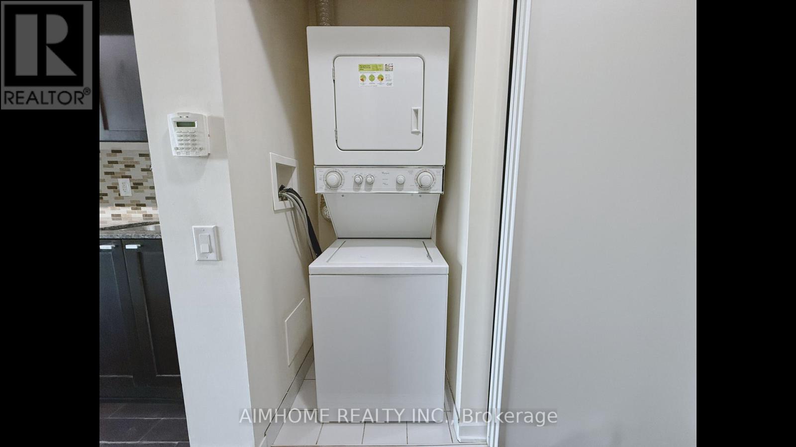 1106 - 105 The Queensway, Toronto, Ontario  M6S 5B5 - Photo 10 - W12508574