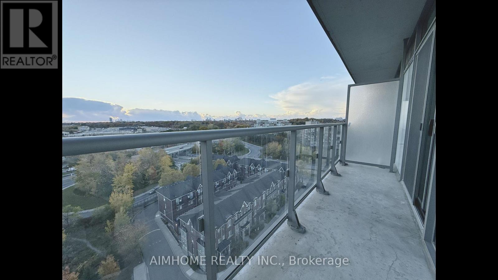 1106 - 105 The Queensway, Toronto, Ontario  M6S 5B5 - Photo 12 - W12508574