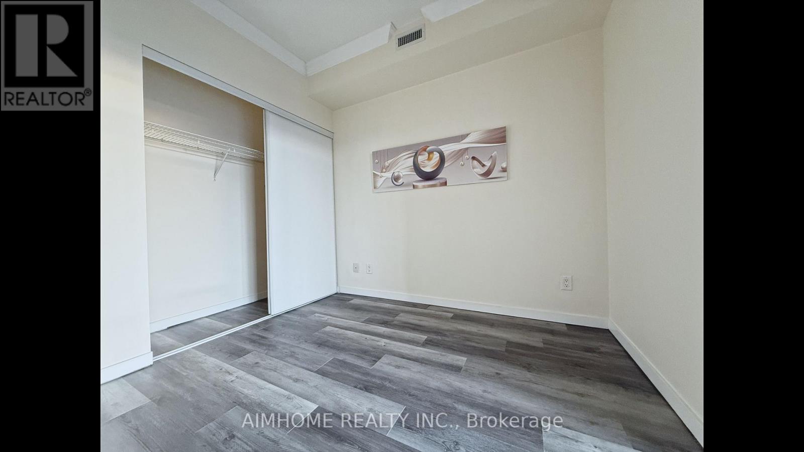 1106 - 105 The Queensway, Toronto, Ontario  M6S 5B5 - Photo 4 - W12508574