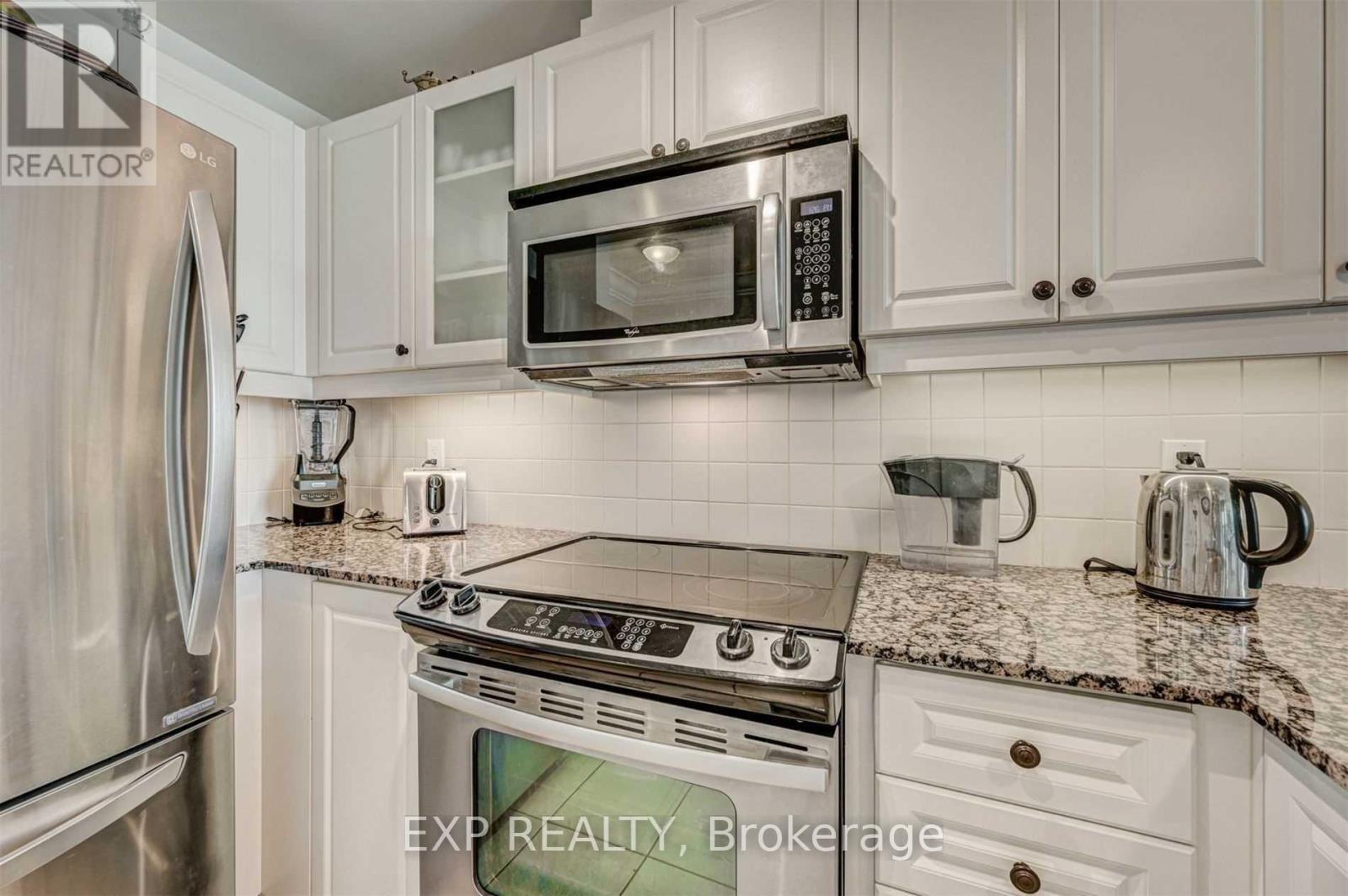 1111 - 9 George Street, Brampton, Ontario  L6X 0T6 - Photo 11 - W12508580