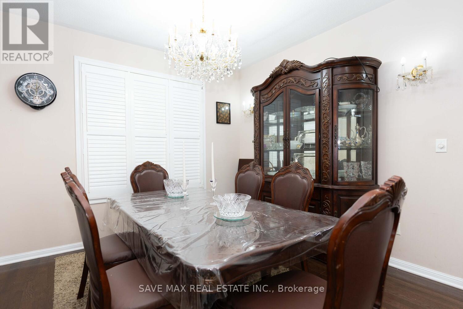 4 Donomore Drive, Brampton, Ontario  L7A 0S8 - Photo 4 - W12508586