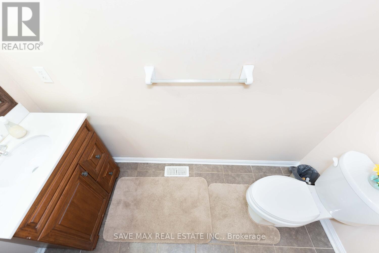 4 Donomore Drive, Brampton, Ontario  L7A 0S8 - Photo 9 - W12508586