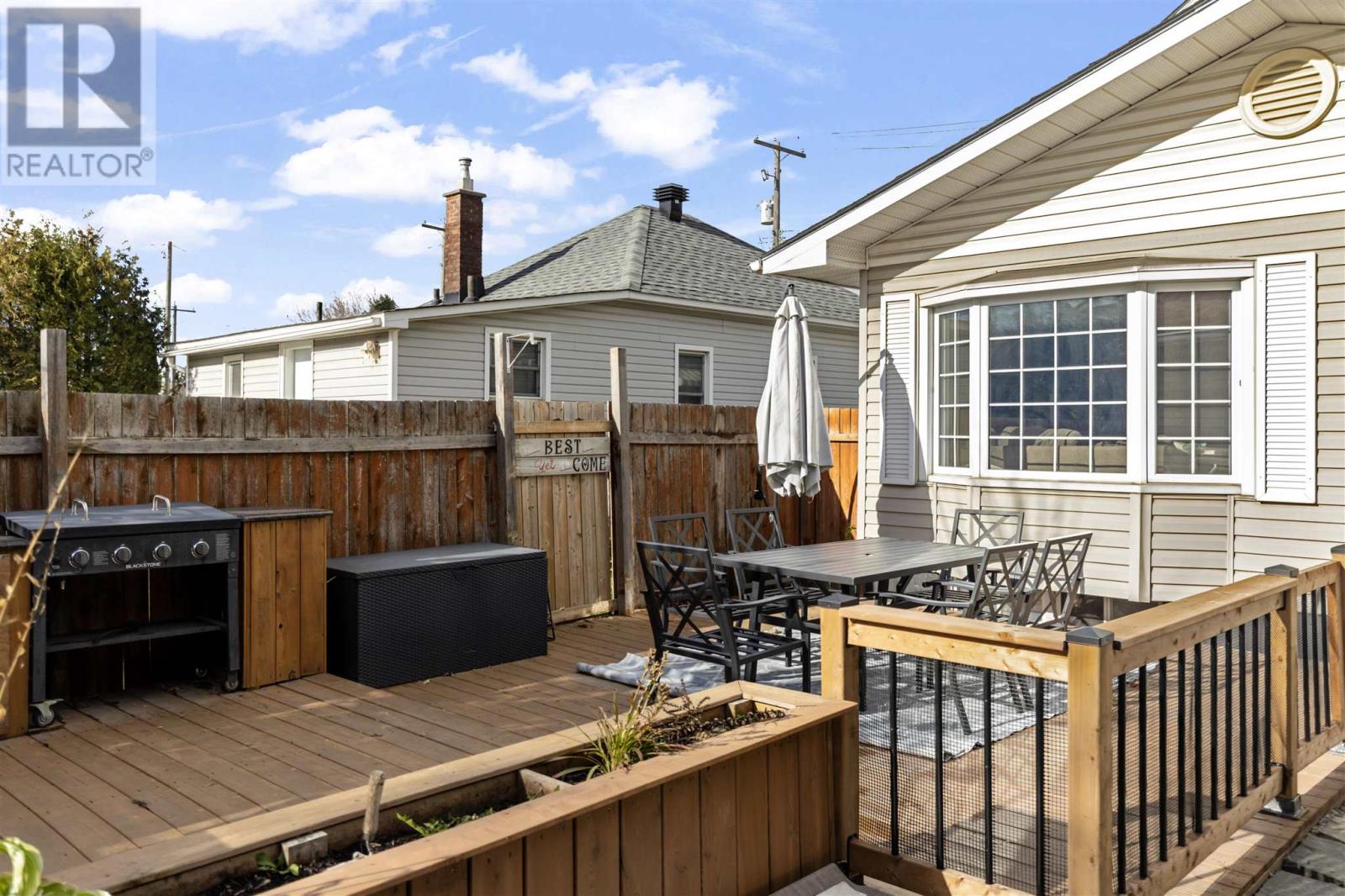 21 Wallace Ter, Sault Ste. Marie, Ontario P6B 1J7 - Photo 4 - SM253181