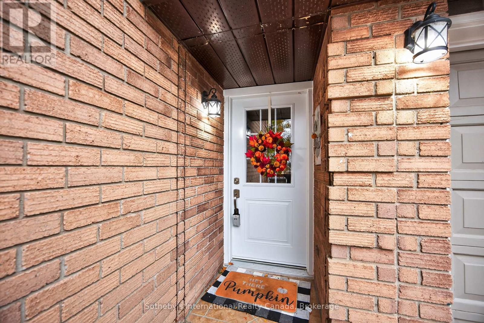 17 Coles Street, Barrie, Ontario  L4N 5W8 - Photo 6 - S12499684