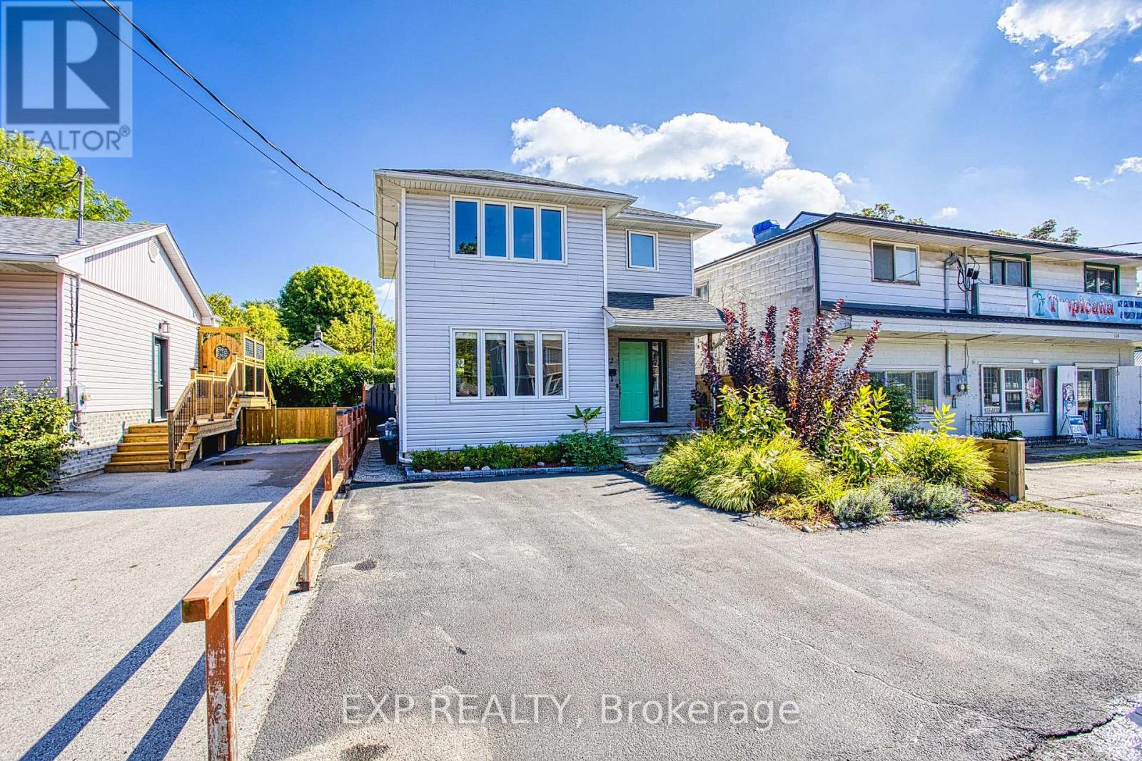 112 Arthur Street, St. Catharines, Ontario  L2M 1H7 - Photo 3 - X12508544