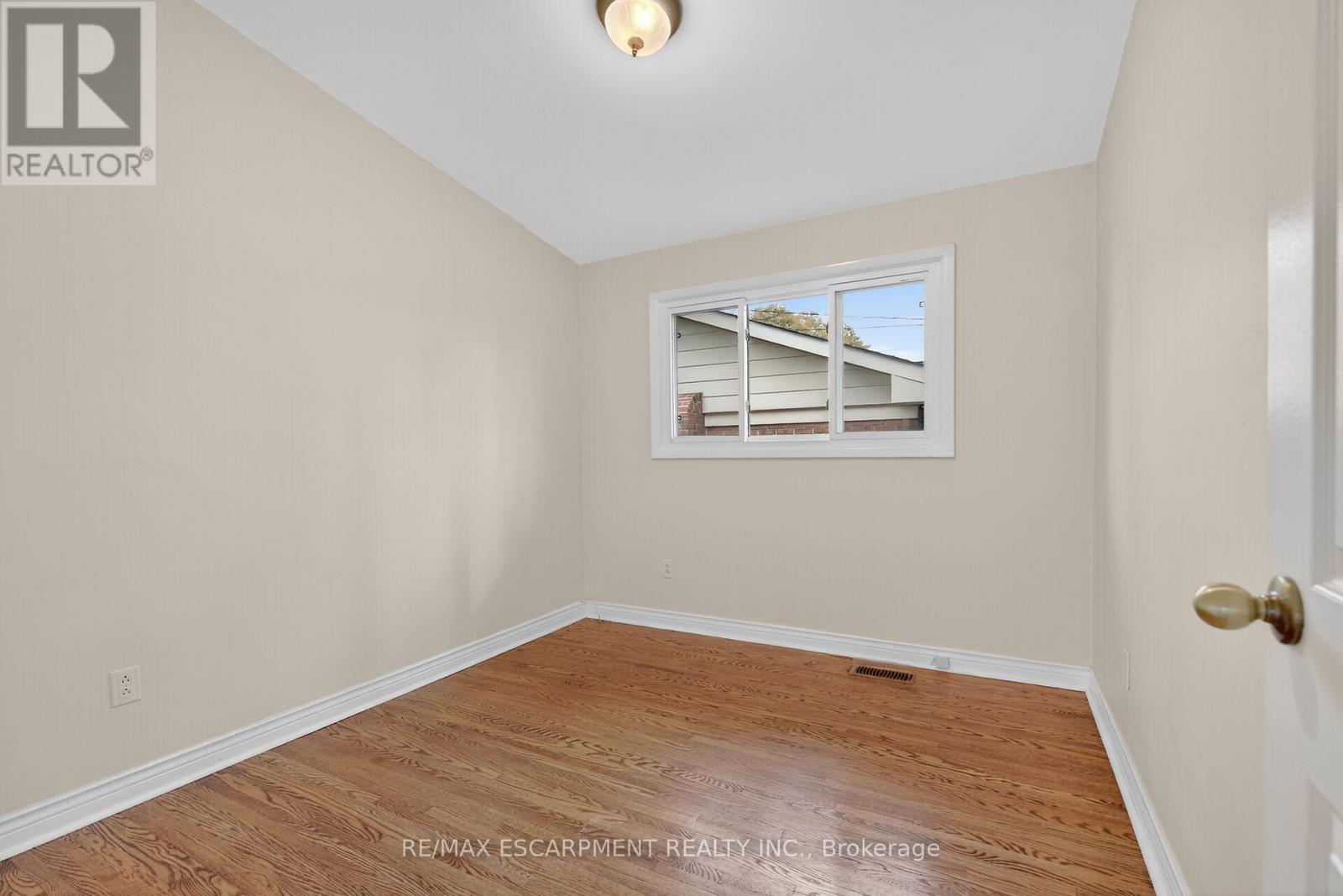 177 San Pedro Drive, Hamilton, Ontario  L9C 2C9 - Photo 21 - X12508554