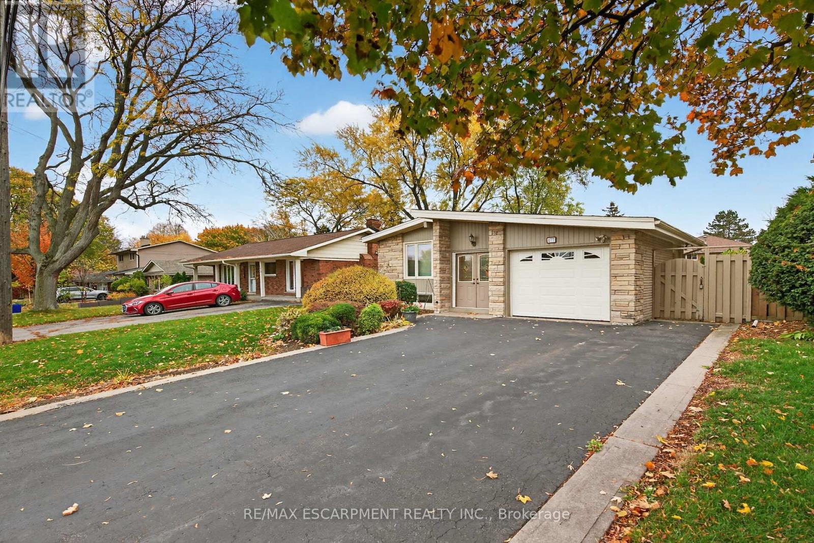 177 San Pedro Drive, Hamilton, Ontario  L9C 2C9 - Photo 3 - X12508554