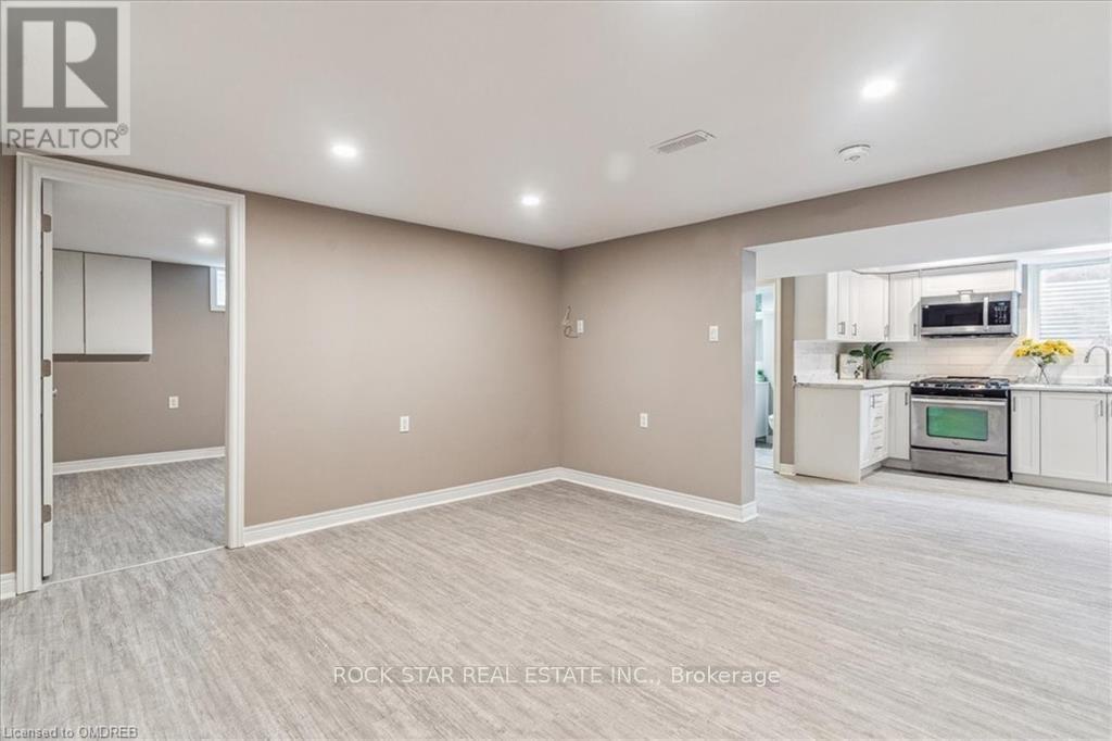 Lower - 10 Westdale Drive, St. Catharines, Ontario  L2S 2R8 - Photo 7 - X12508622