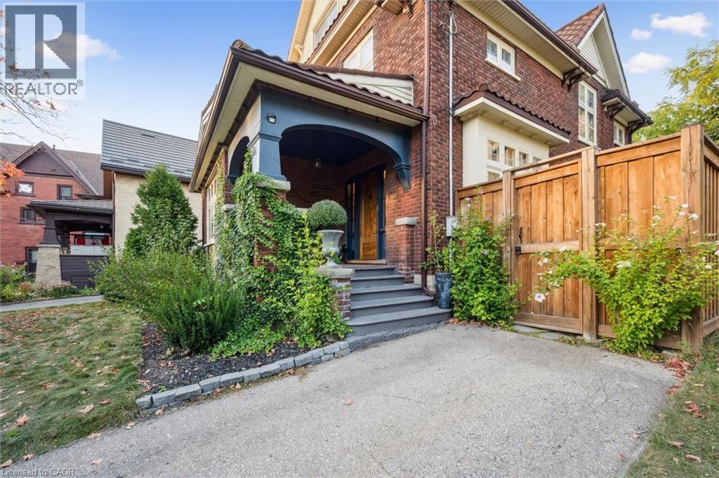 76 Ahrens Street W, Kitchener, Ontario  N2H 4C1 - Photo 3 - 40769689