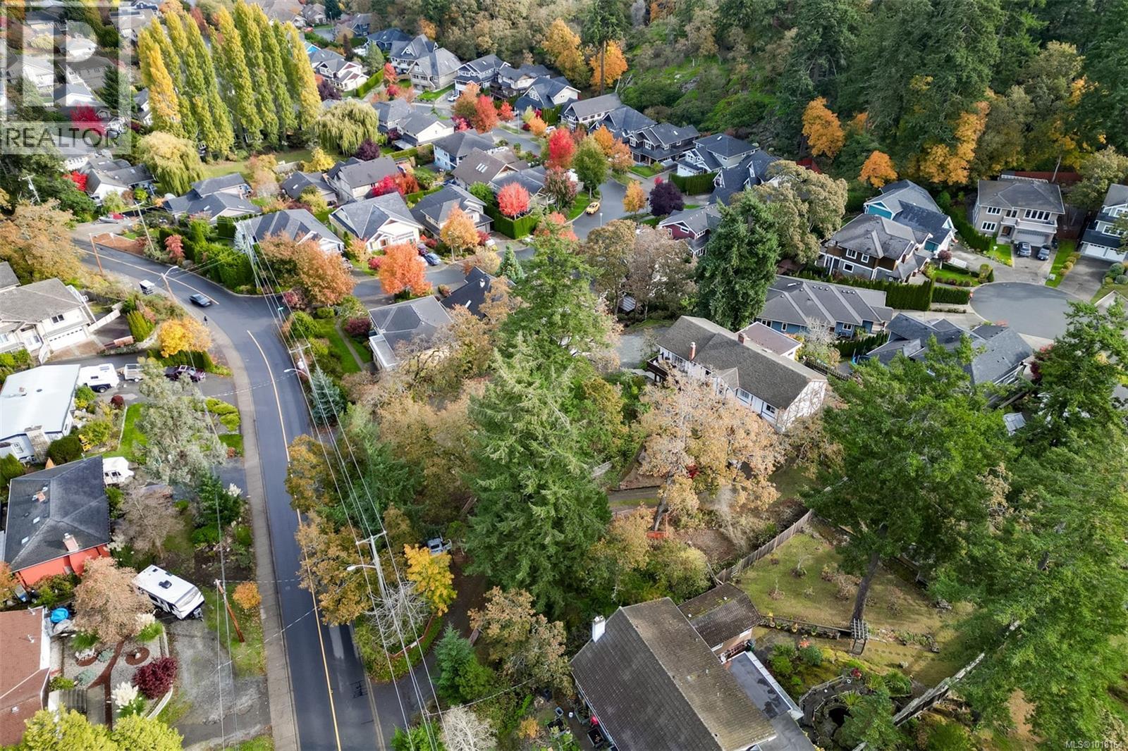 3841 Wilkinson Rd, Saanich, British Columbia  V8Z 5A3 - Photo 6 - 1018164