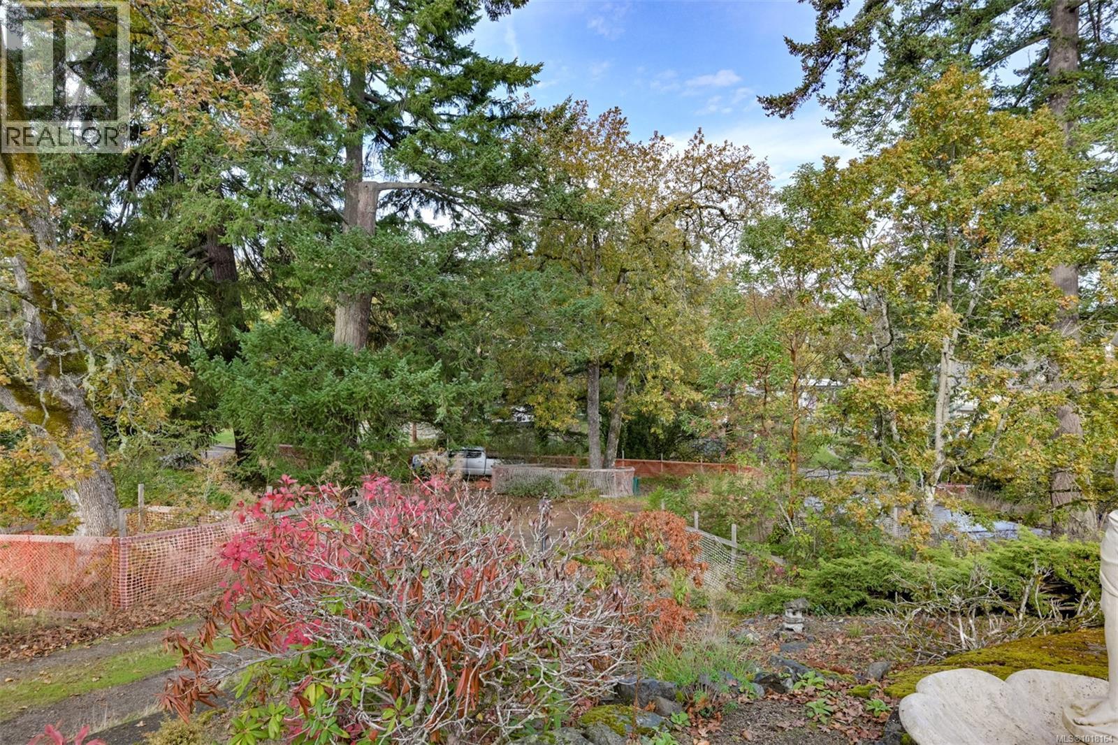 3841 Wilkinson Rd, Saanich, British Columbia  V8Z 5A3 - Photo 11 - 1018164