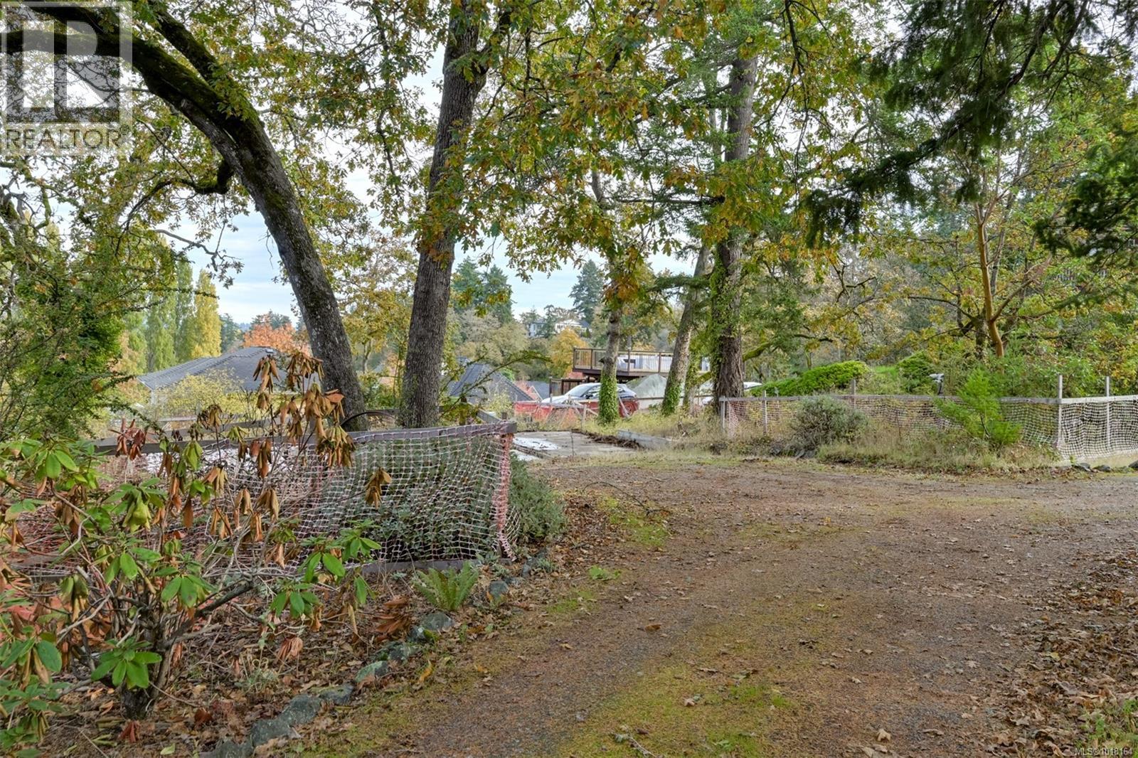 3841 Wilkinson Rd, Saanich, British Columbia  V8Z 5A3 - Photo 9 - 1018164