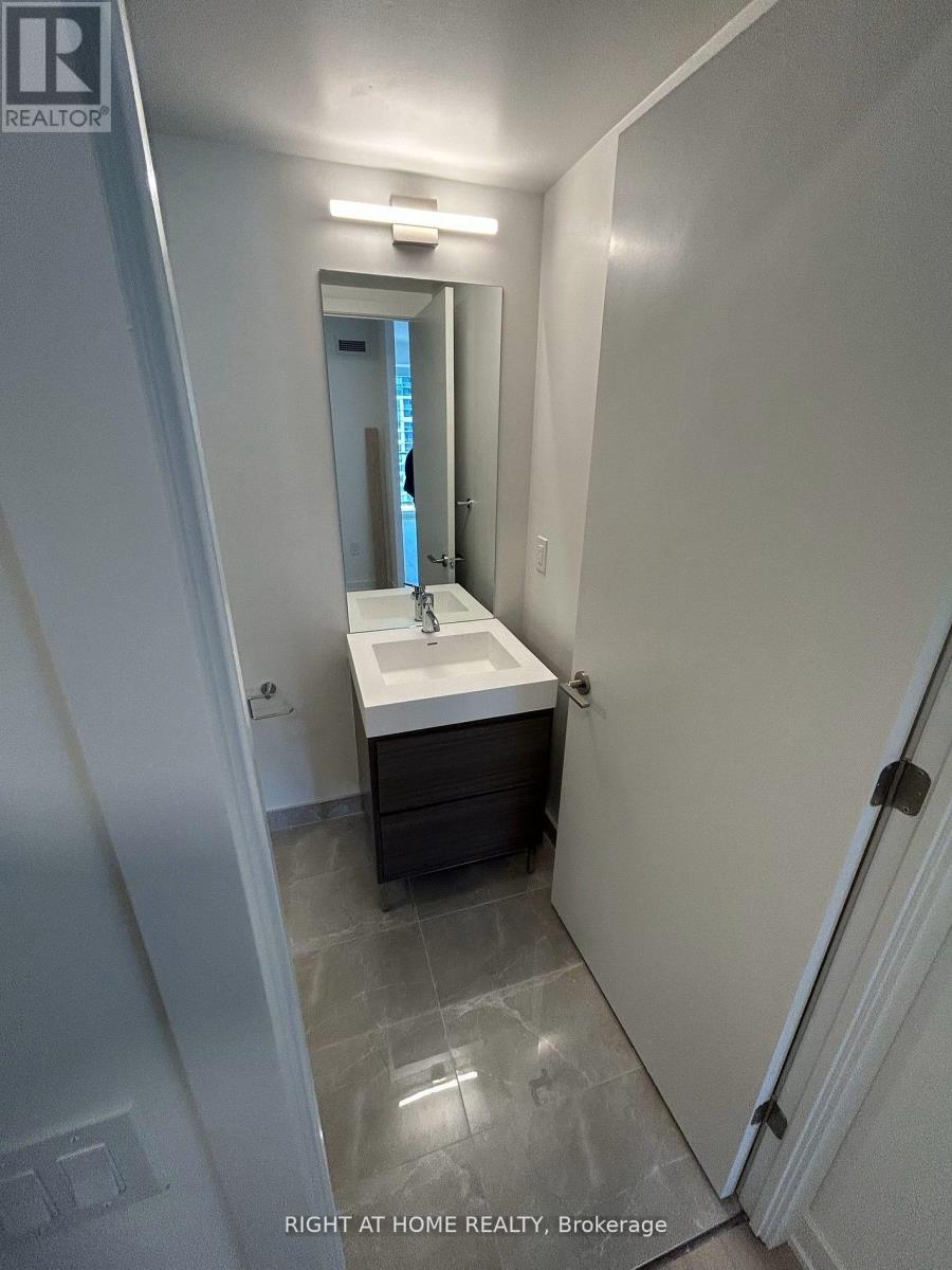 1017 - 9 Tecumseth Street, Toronto, Ontario  M5V 3G4 - Photo 4 - C12508754