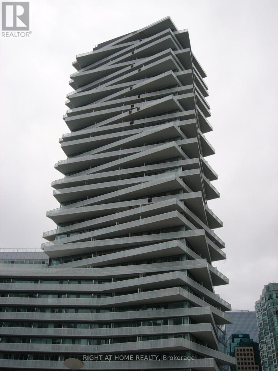 523 - 15 Queens Quay E, Toronto, Ontario  M5E 0C5 - Photo 2 - C12508904