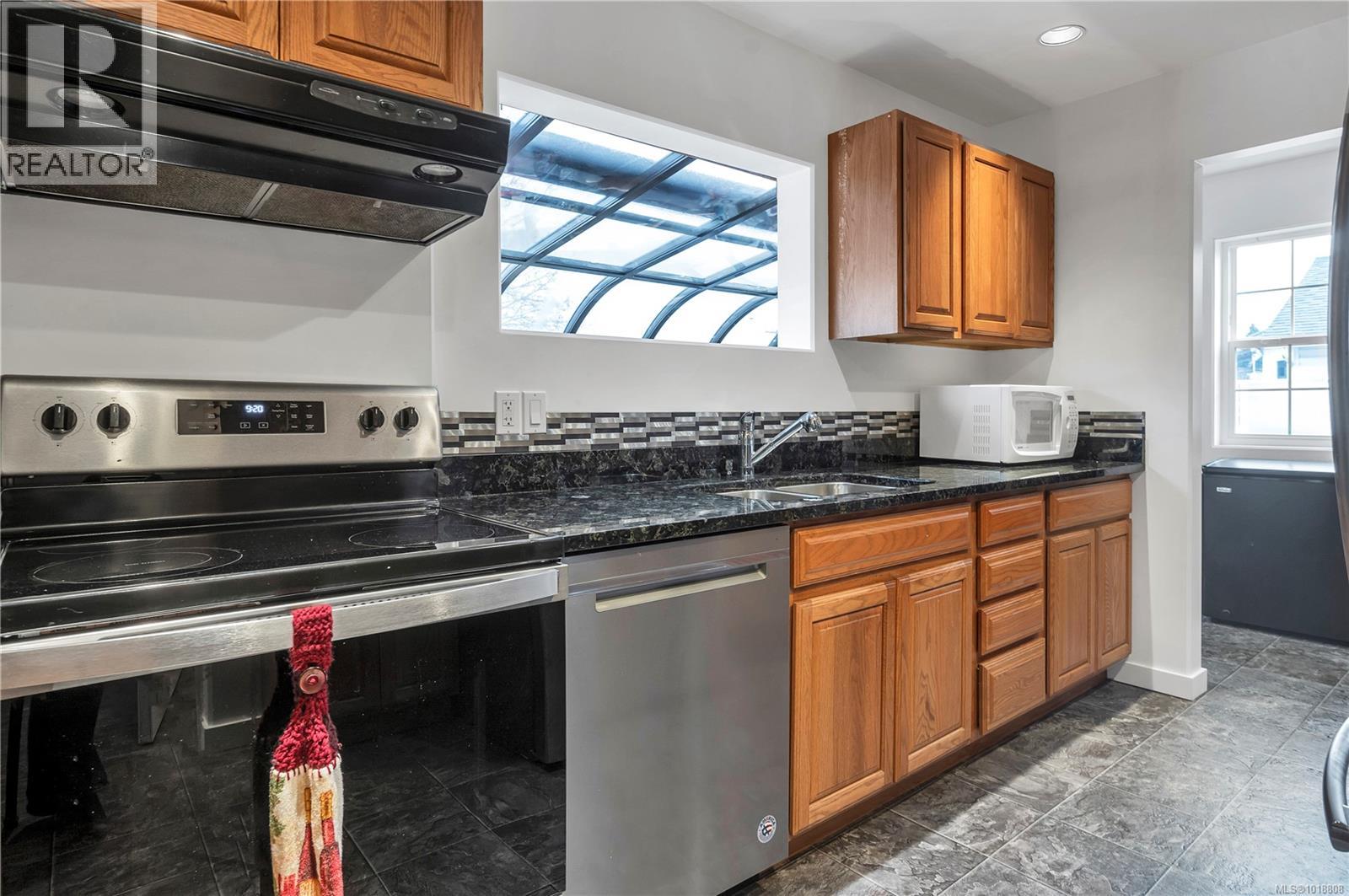 820 10th Ave, Campbell River, British Columbia  V9W 3C4 - Photo 11 - 1018808