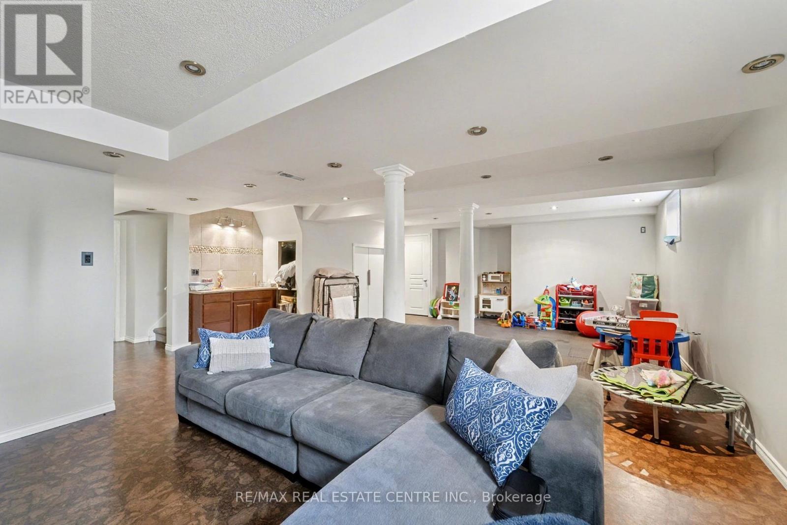 56 Vanguard Drive, Whitby, Ontario  L1M 2N8 - Photo 34 - E12508456