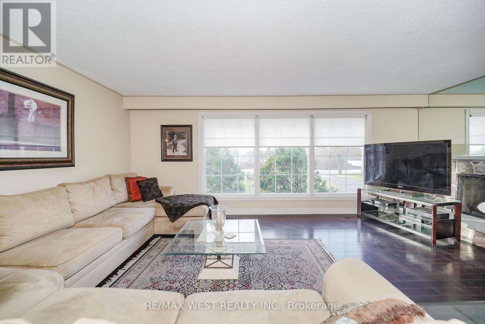 5949 Concession 6 Road, Uxbridge, Ontario L9P 0L6 - Photo 4 - N12499556