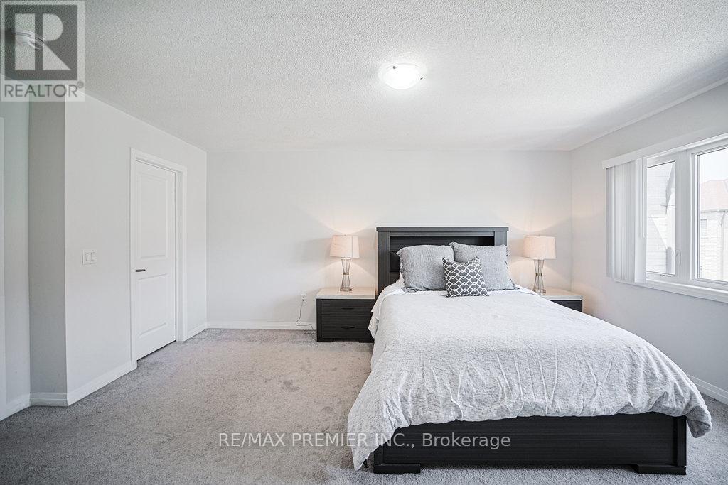 131 Landolfi Way, Bradford West Gwillimbury, Ontario  L3Z 4L7 - Photo 15 - N12497876