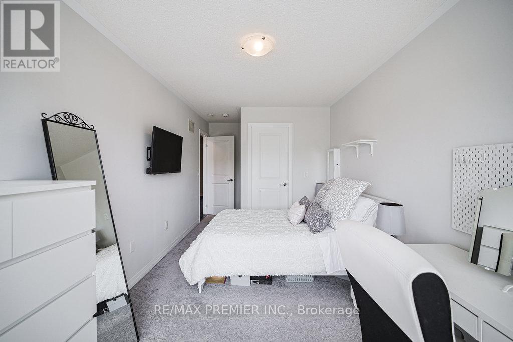 131 Landolfi Way, Bradford West Gwillimbury, Ontario  L3Z 4L7 - Photo 11 - N12497876