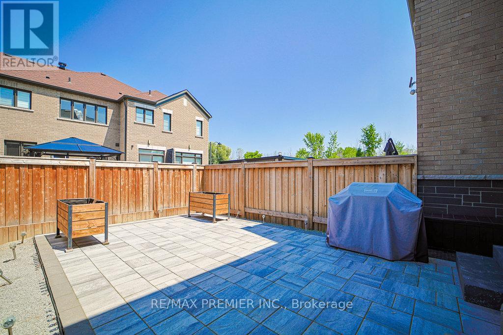 131 Landolfi Way, Bradford West Gwillimbury, Ontario  L3Z 4L7 - Photo 24 - N12497876