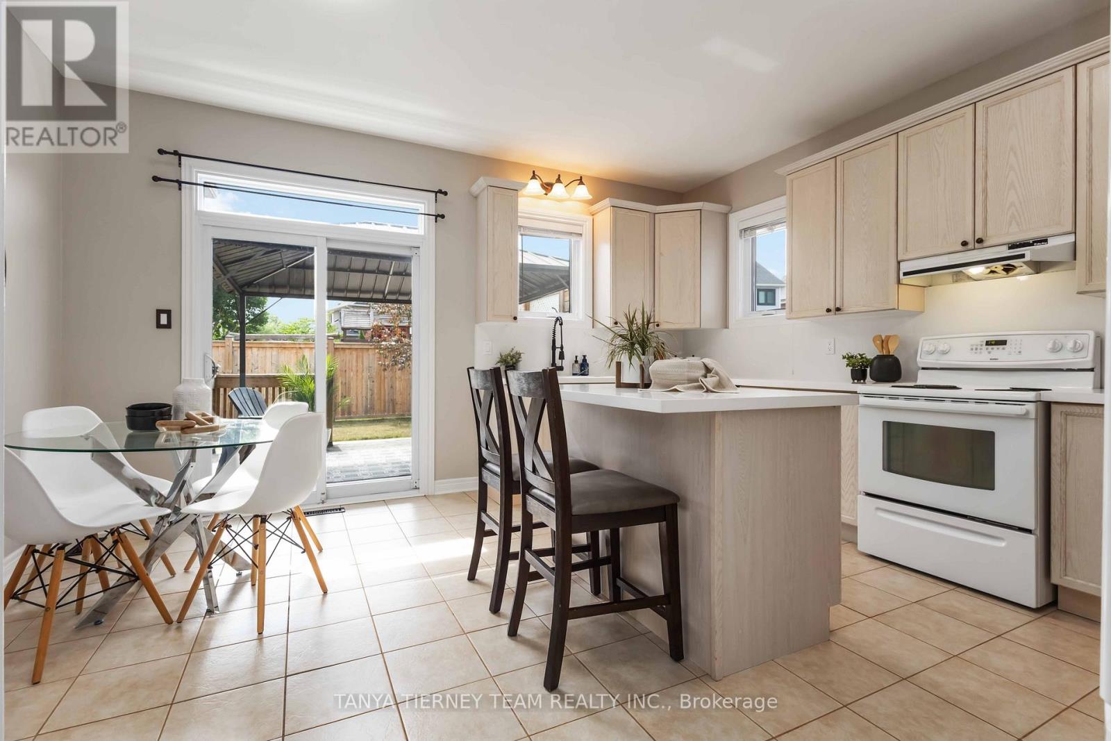 26 Wilshire Drive, Whitby, Ontario  L1M 2C9 - Photo 13 - E12508660