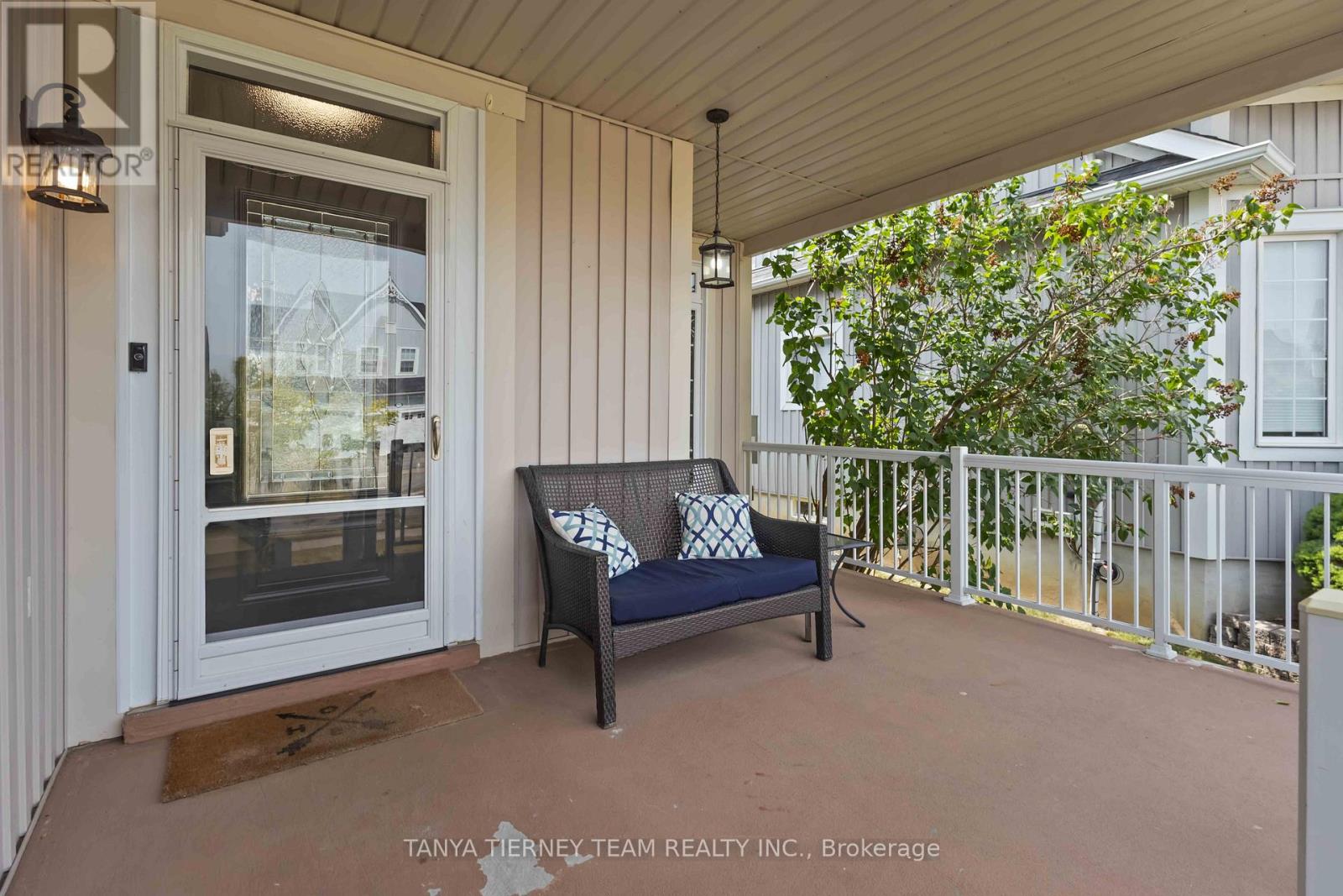 26 Wilshire Drive, Whitby, Ontario  L1M 2C9 - Photo 4 - E12508660