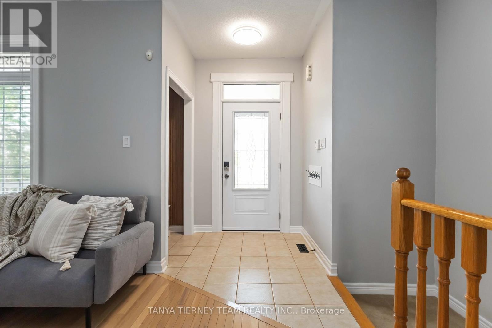 26 Wilshire Drive, Whitby, Ontario  L1M 2C9 - Photo 5 - E12508660