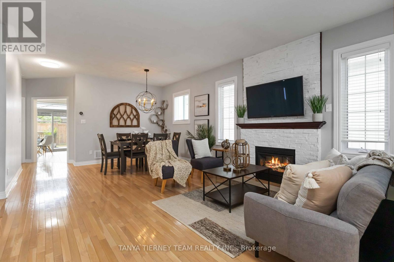 26 Wilshire Drive, Whitby, Ontario  L1M 2C9 - Photo 6 - E12508660