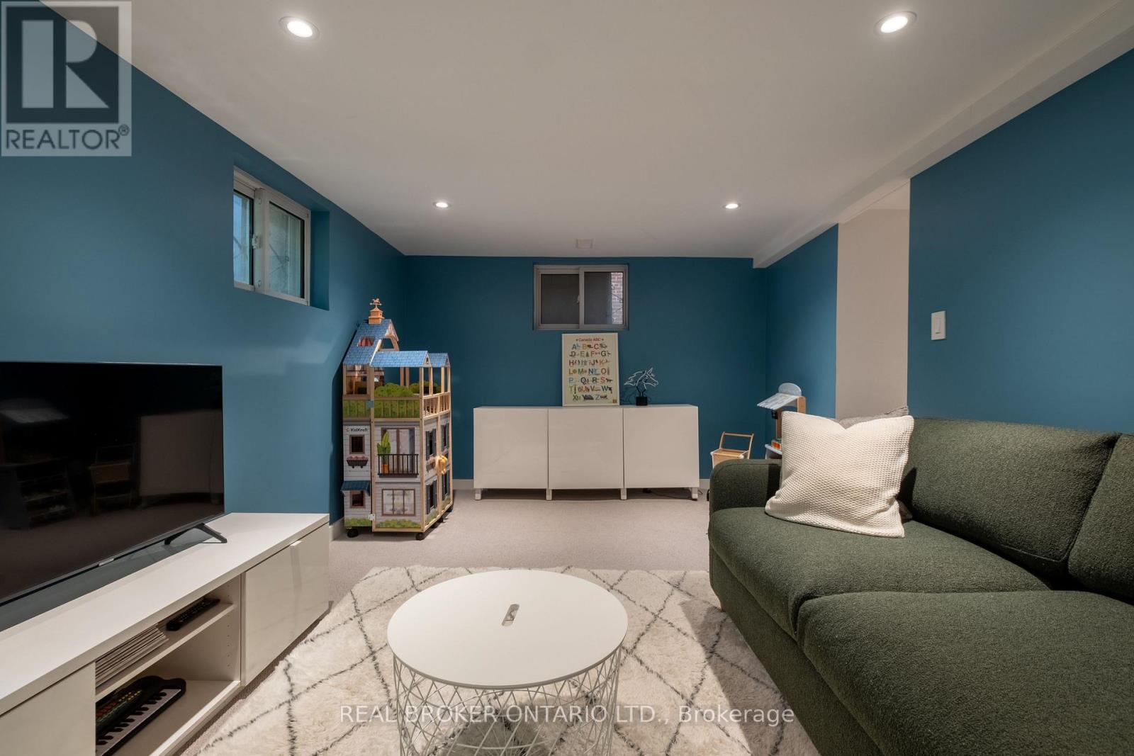 5 Wembley Drive, Toronto, Ontario  M4L 3C9 - Photo 15 - E12508690