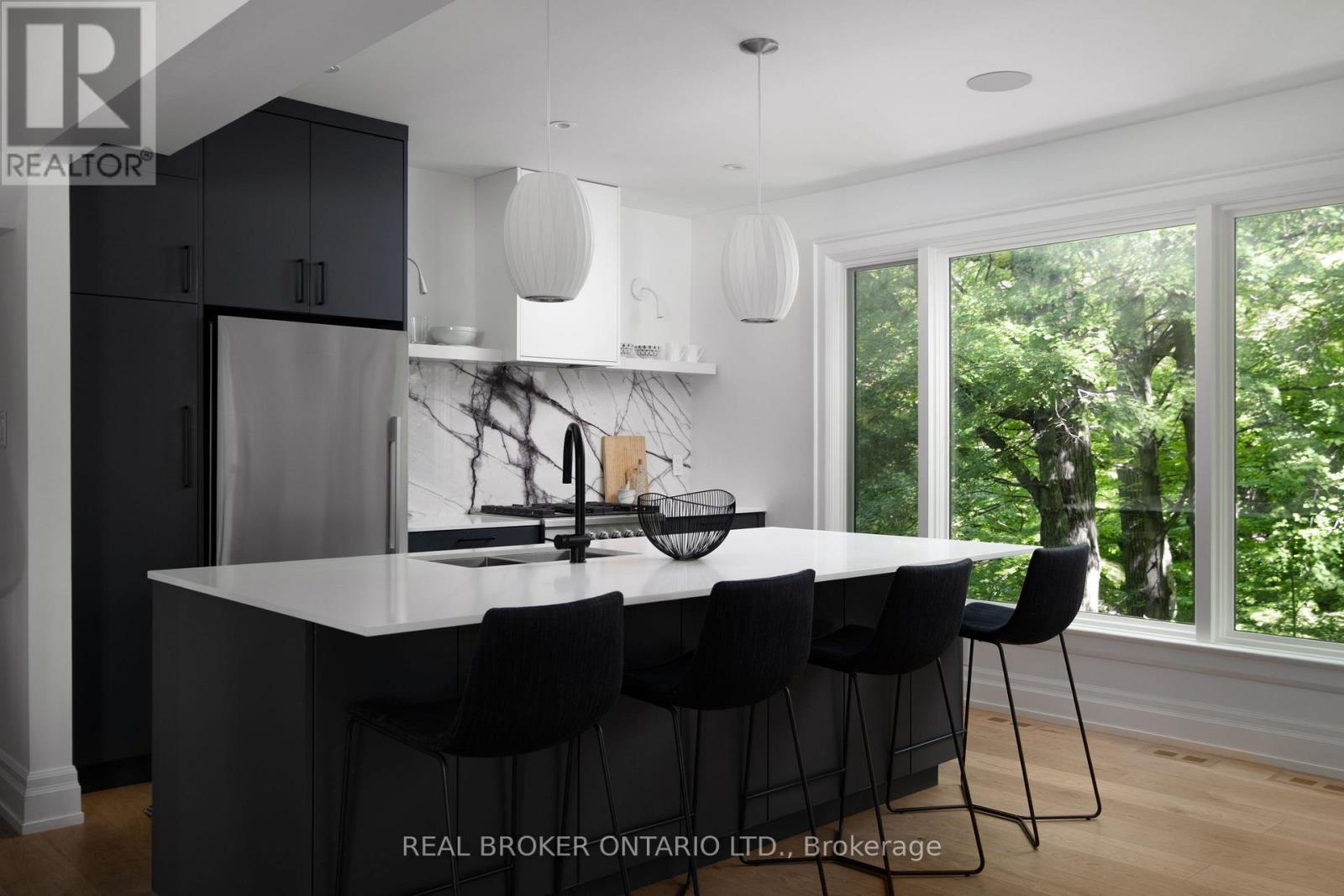 5 Wembley Drive, Toronto, Ontario  M4L 3C9 - Photo 7 - E12508690