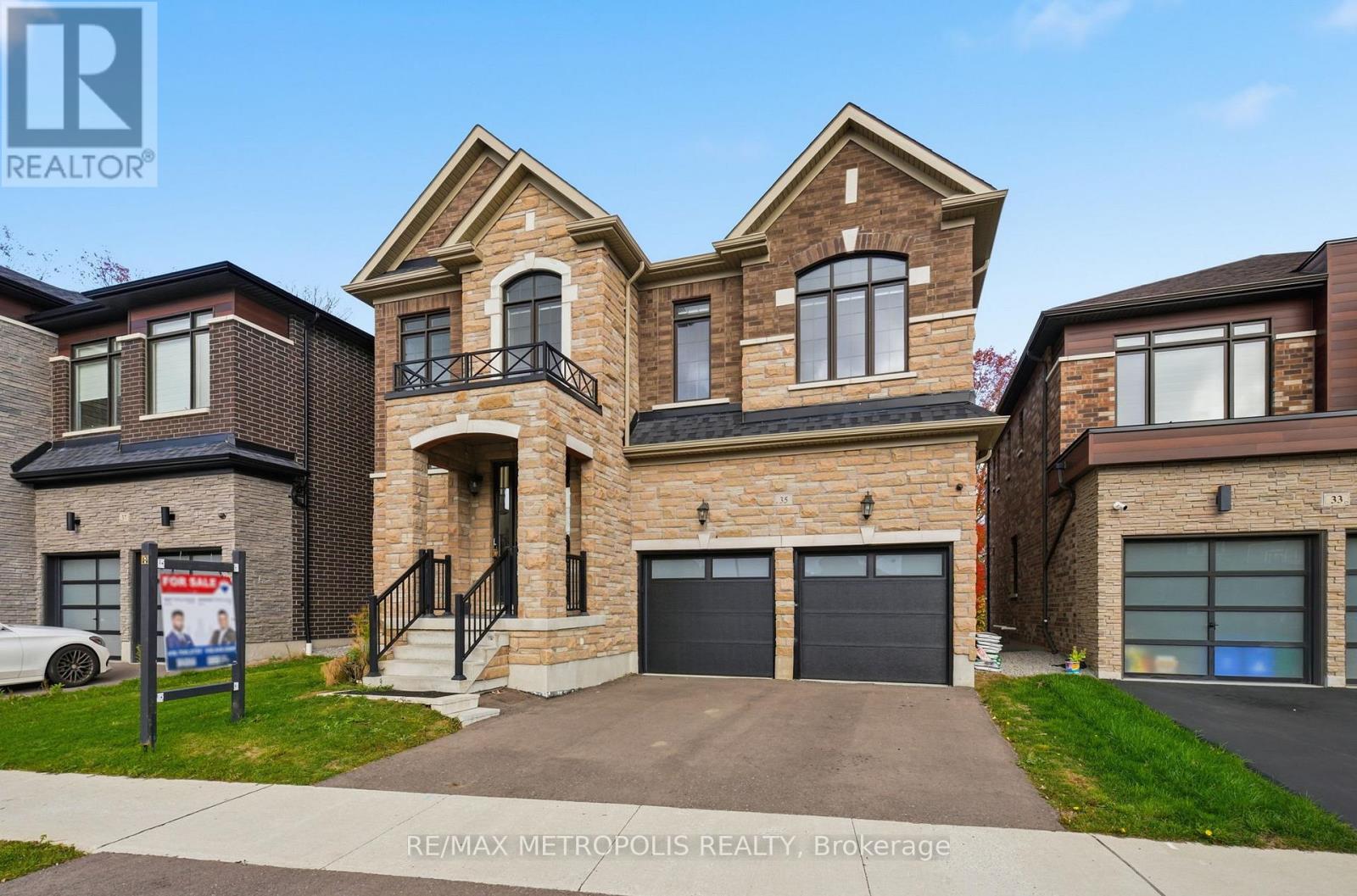 35 Fruitful Crescent, Whitby, Ontario L1P 0N3 - Photo 2 - E12508794