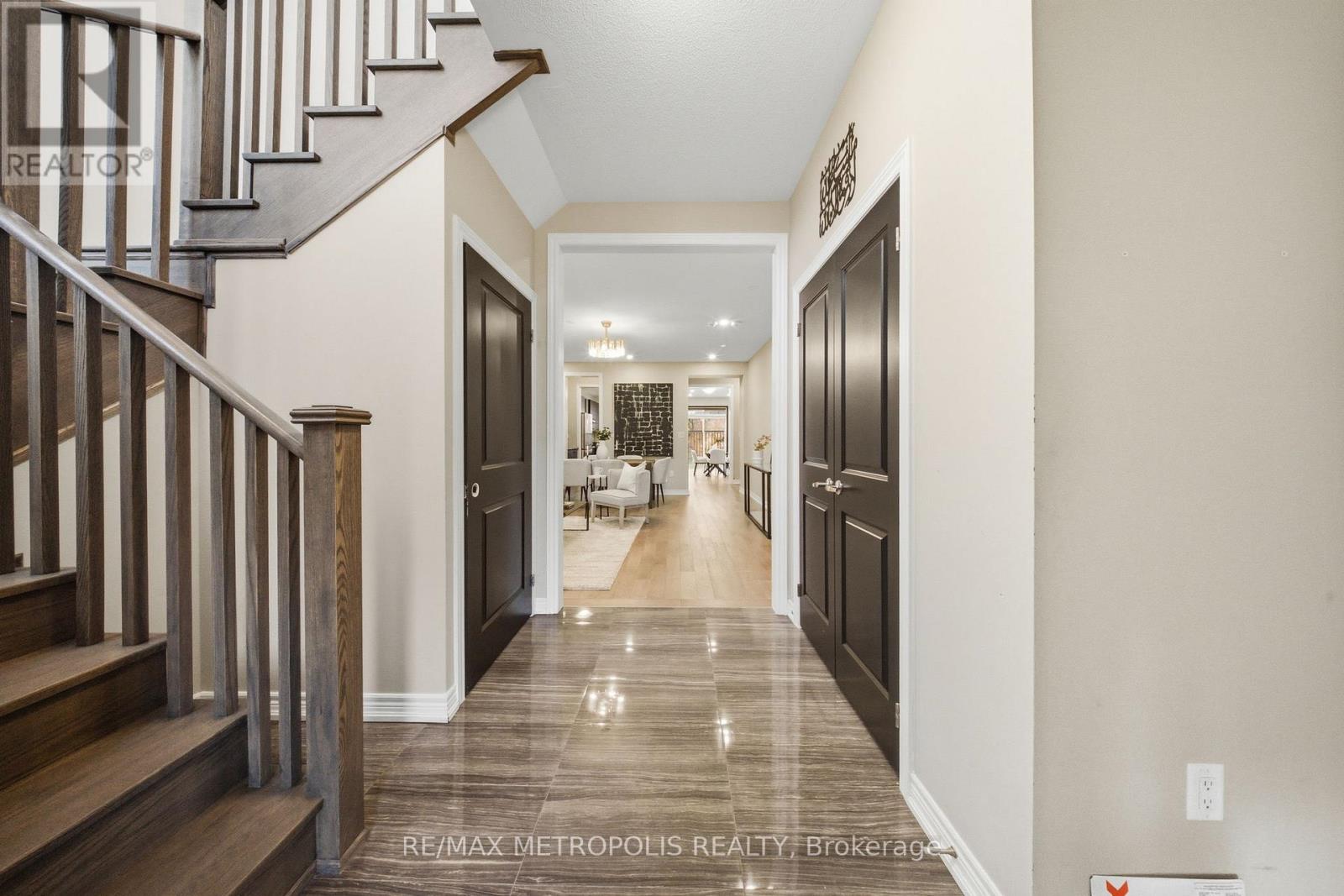 35 Fruitful Crescent, Whitby, Ontario L1P 0N3 - Photo 4 - E12508794