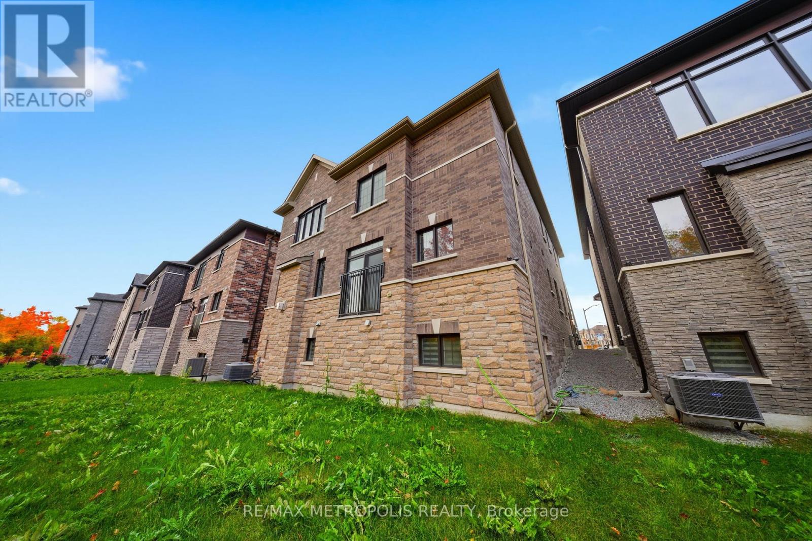 35 Fruitful Crescent, Whitby, Ontario L1P 0N3 - Photo 42 - E12508794