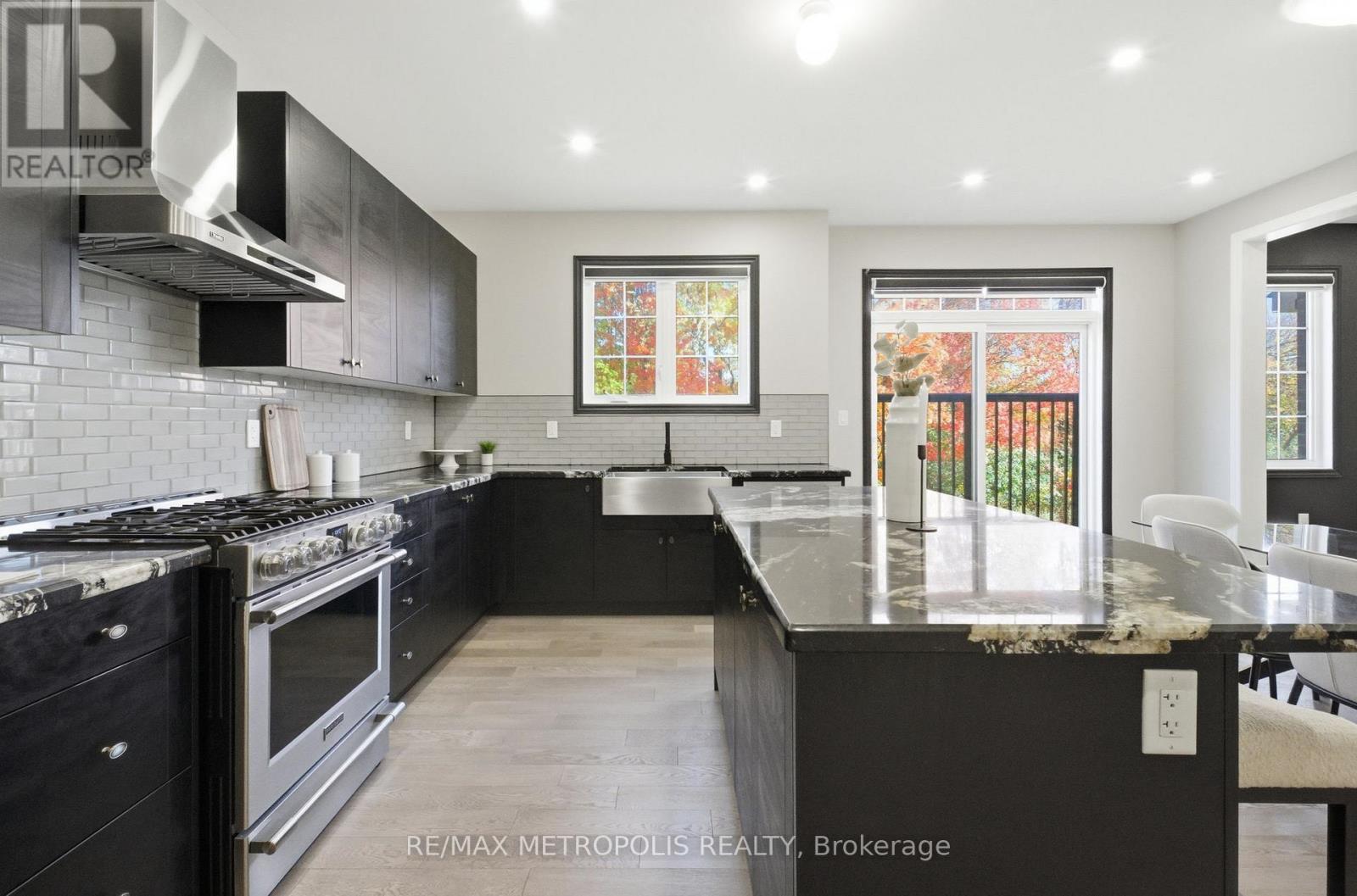 35 Fruitful Crescent, Whitby, Ontario L1P 0N3 - Photo 9 - E12508794