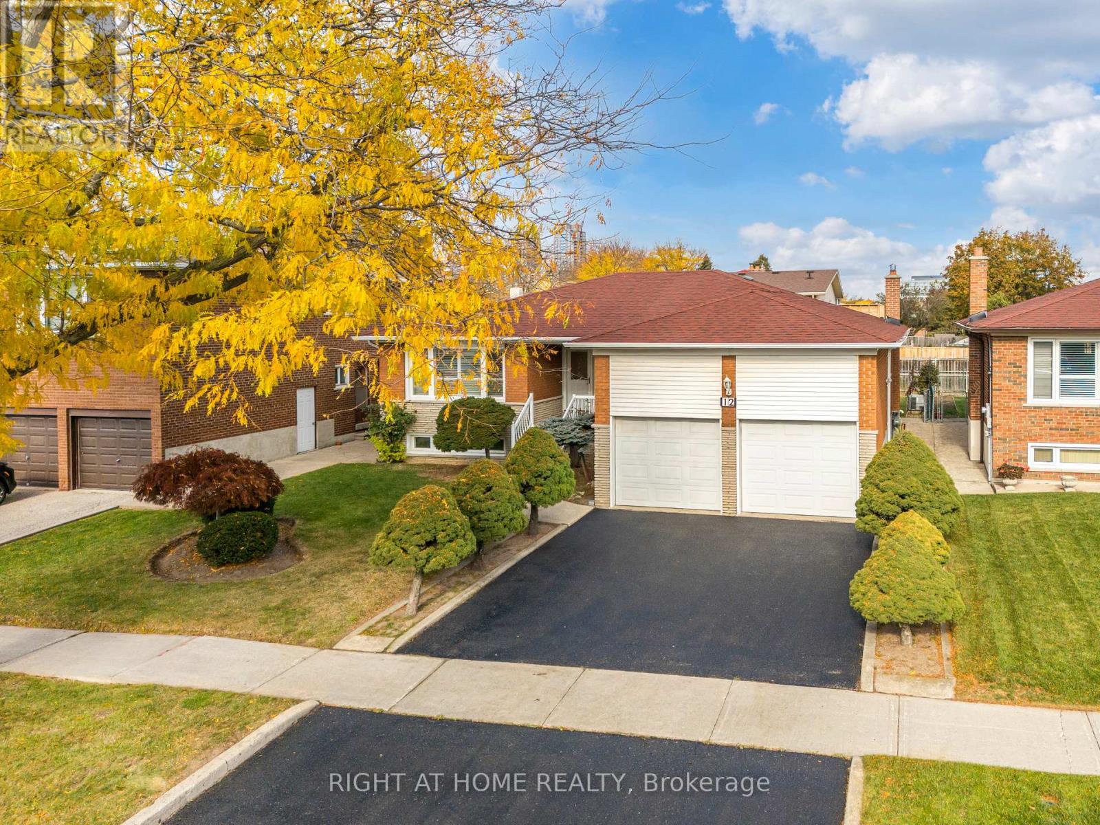 12 Scarden Avenue, Toronto, Ontario  M1T 1V9 - Photo 2 - E12508810