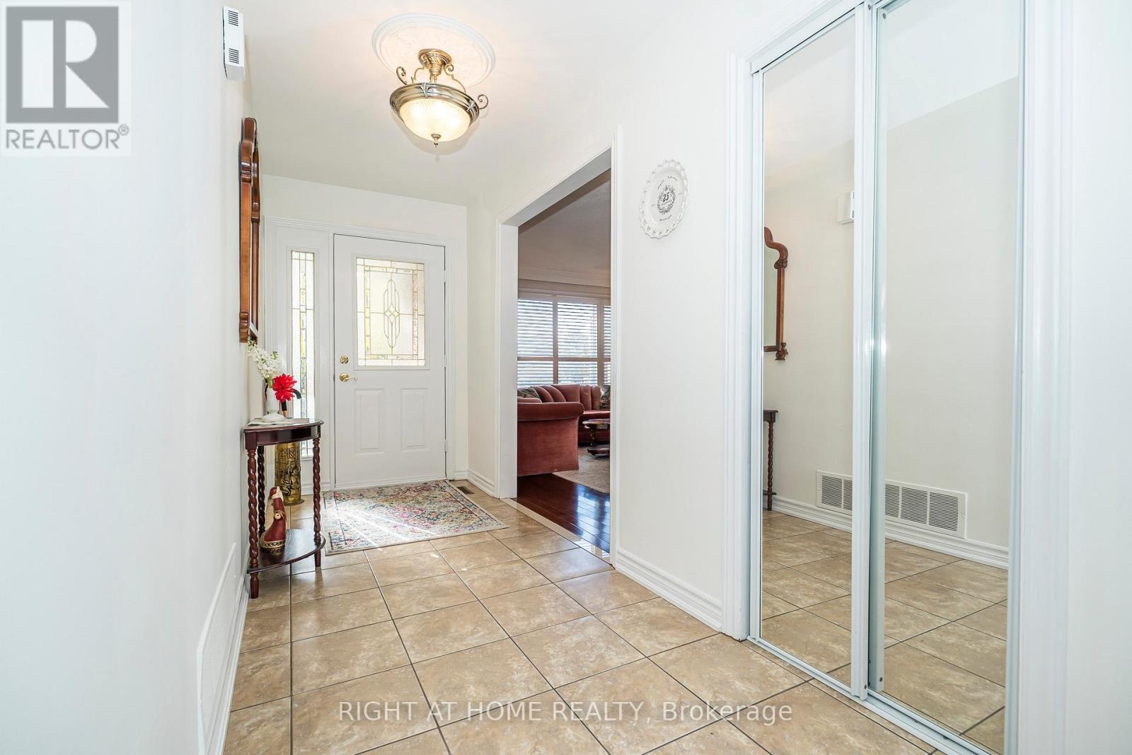 12 Scarden Avenue, Toronto, Ontario  M1T 1V9 - Photo 6 - E12508810