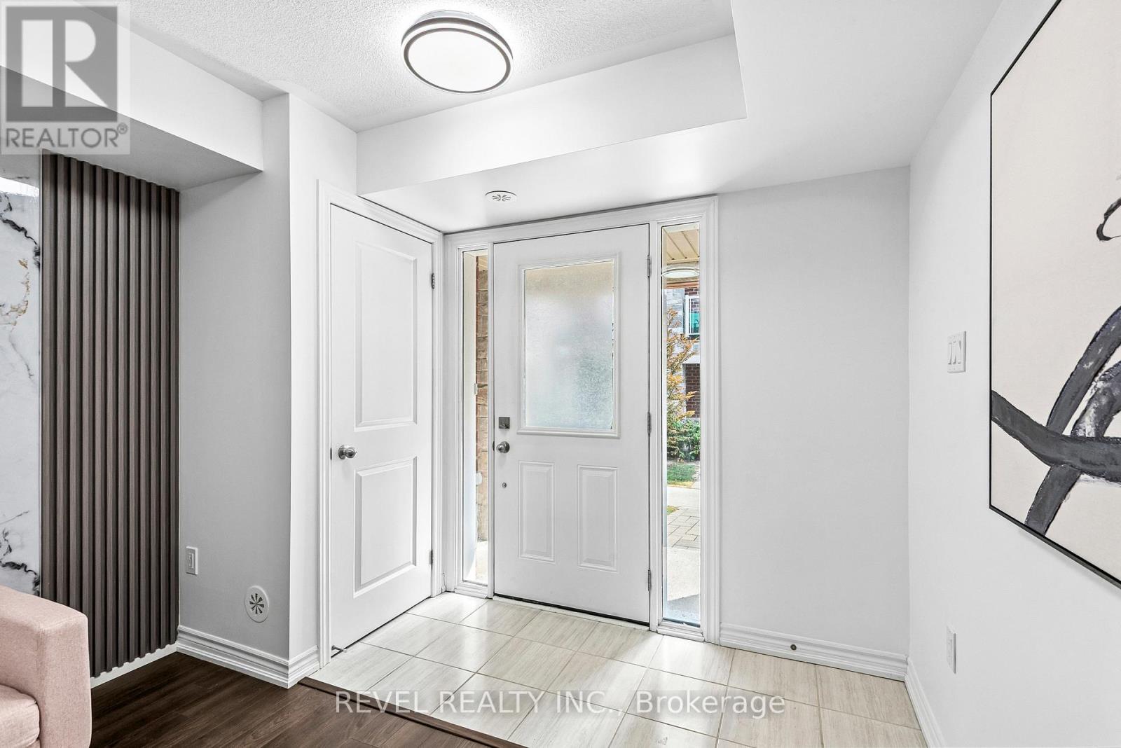 2621 Garrison Crossing, Pickering, Ontario  L1X 0E5 - Photo 4 - E12508882