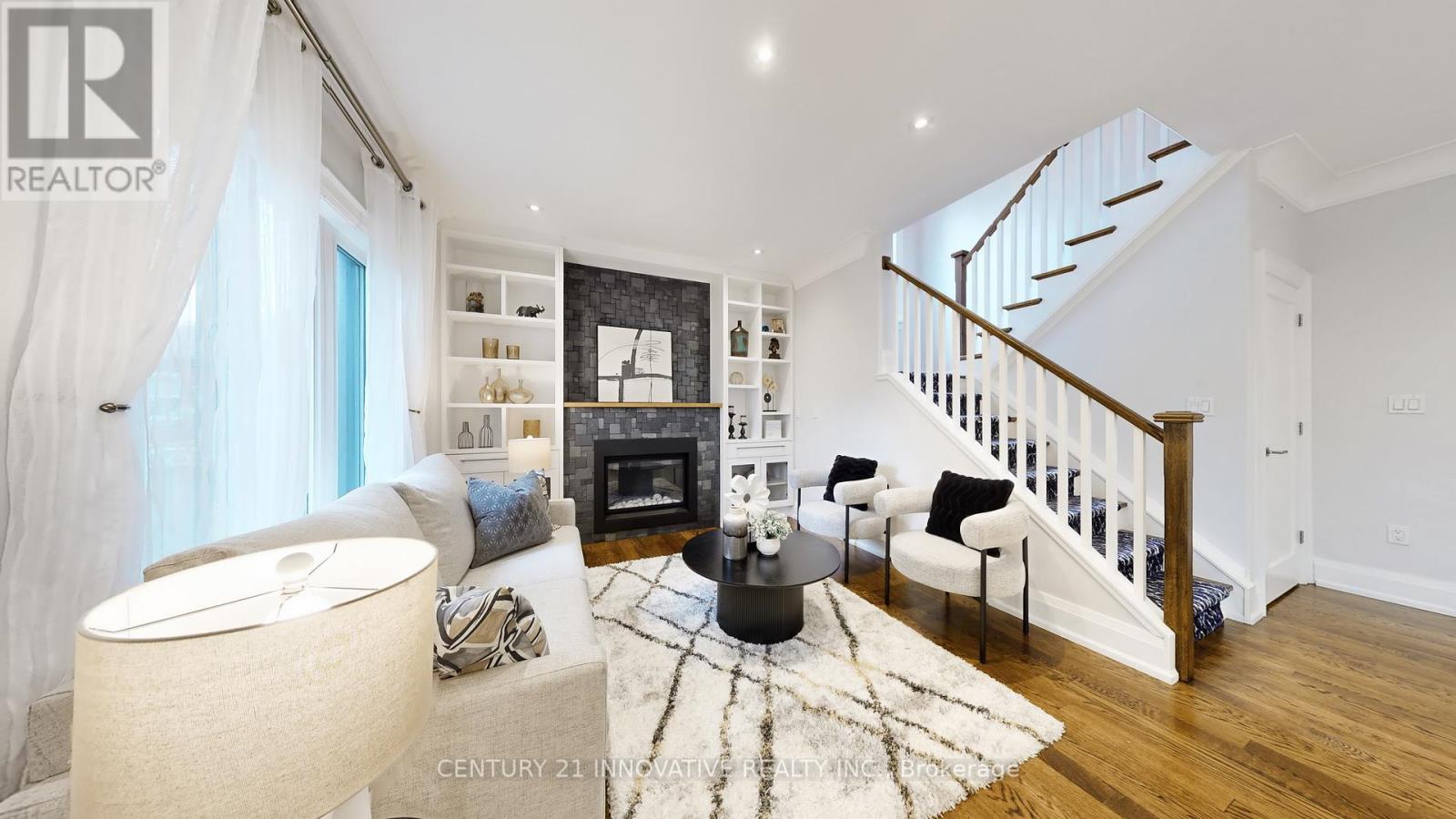 1 Dustan Crescent, Toronto, Ontario  M4J 4G4 - Photo 6 - E12508890