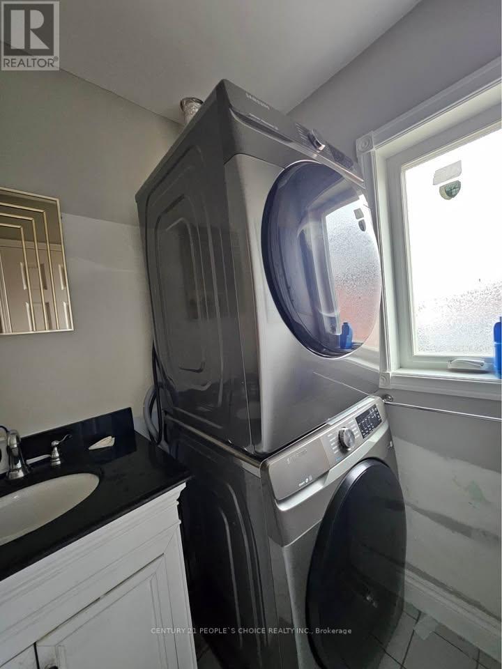 Upper - 19 Piane Avenue, Brampton, Ontario  L6Y 4Y7 - Photo 17 - W12504288