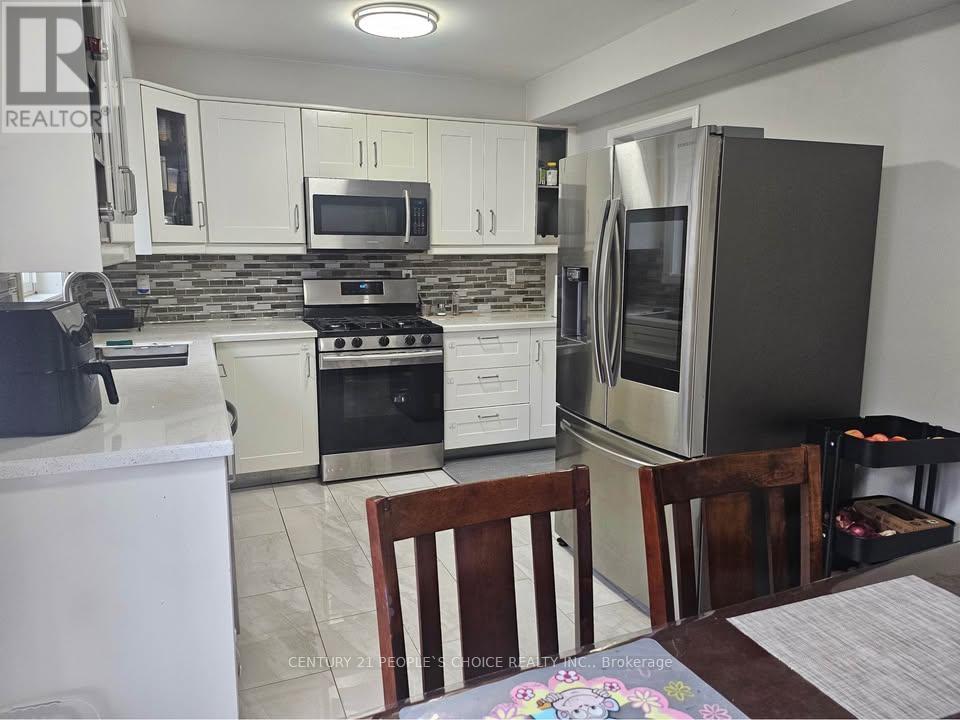 Upper - 19 Piane Avenue, Brampton, Ontario  L6Y 4Y7 - Photo 6 - W12504288