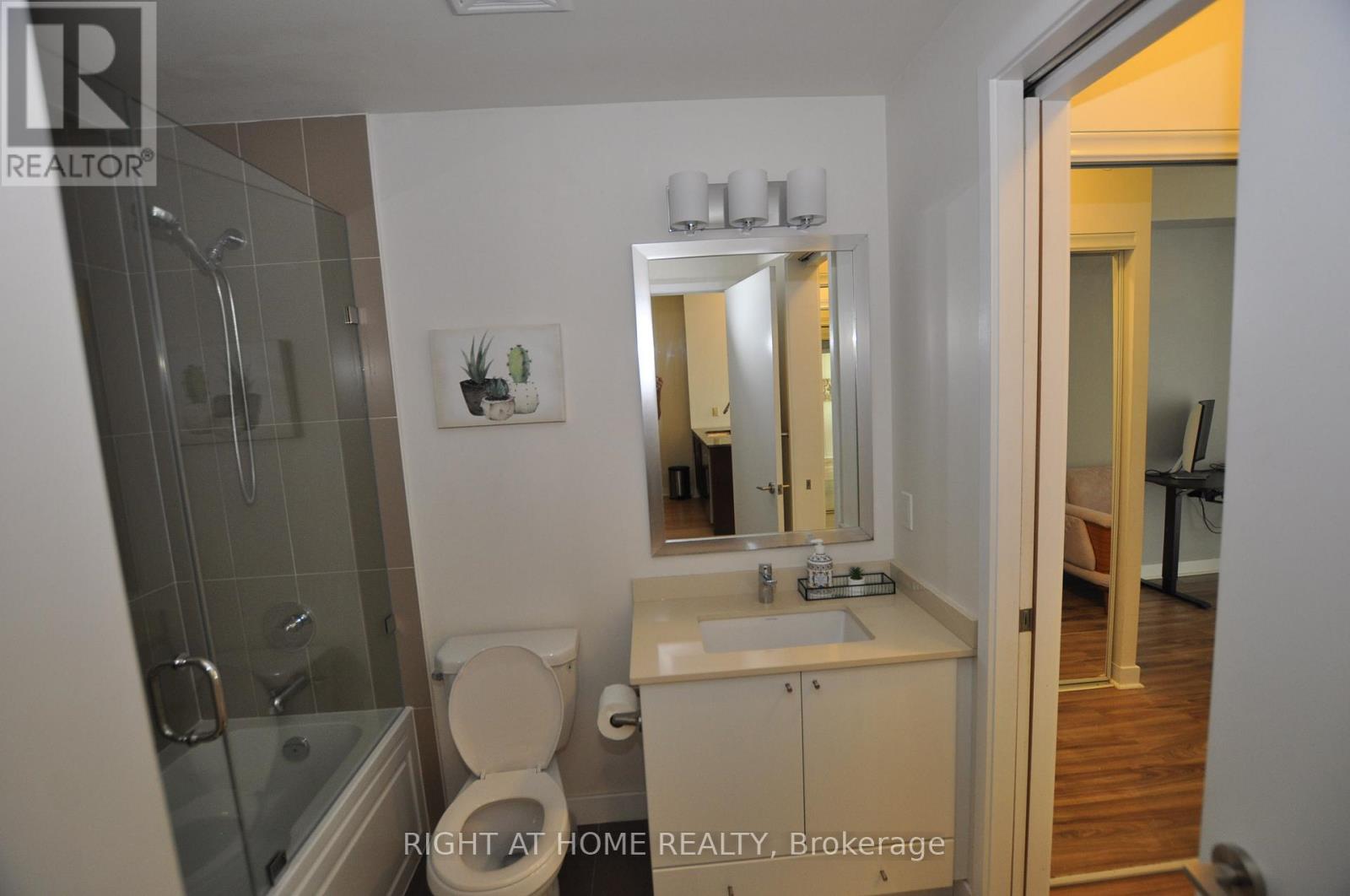 1705 - 3975 Grand Park Drive, Mississauga, Ontario  L5B 0K4 - Photo 10 - W12507228