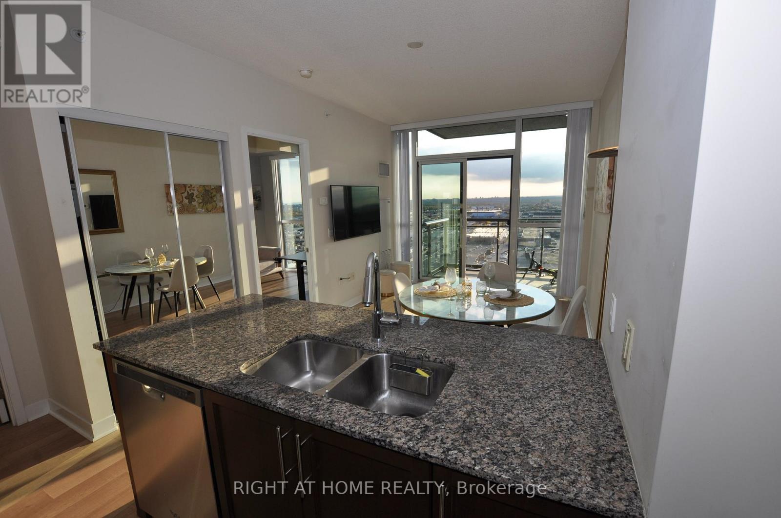 1705 - 3975 Grand Park Drive, Mississauga, Ontario  L5B 0K4 - Photo 32 - W12507228