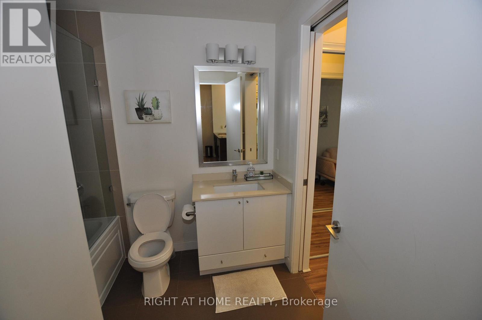 1705 - 3975 Grand Park Drive, Mississauga, Ontario  L5B 0K4 - Photo 11 - W12507228