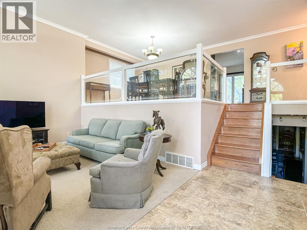 1235 Minto, Lasalle, Ontario N9J 3H8 - Photo 3 - 25027994