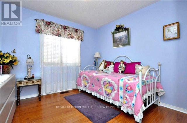 81 Spring Farm Road, Aurora, Ontario  L4G 7W7 - Photo 10 - N12508656