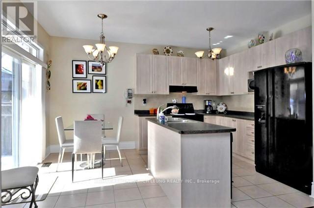 81 Spring Farm Road, Aurora, Ontario  L4G 7W7 - Photo 6 - N12508656