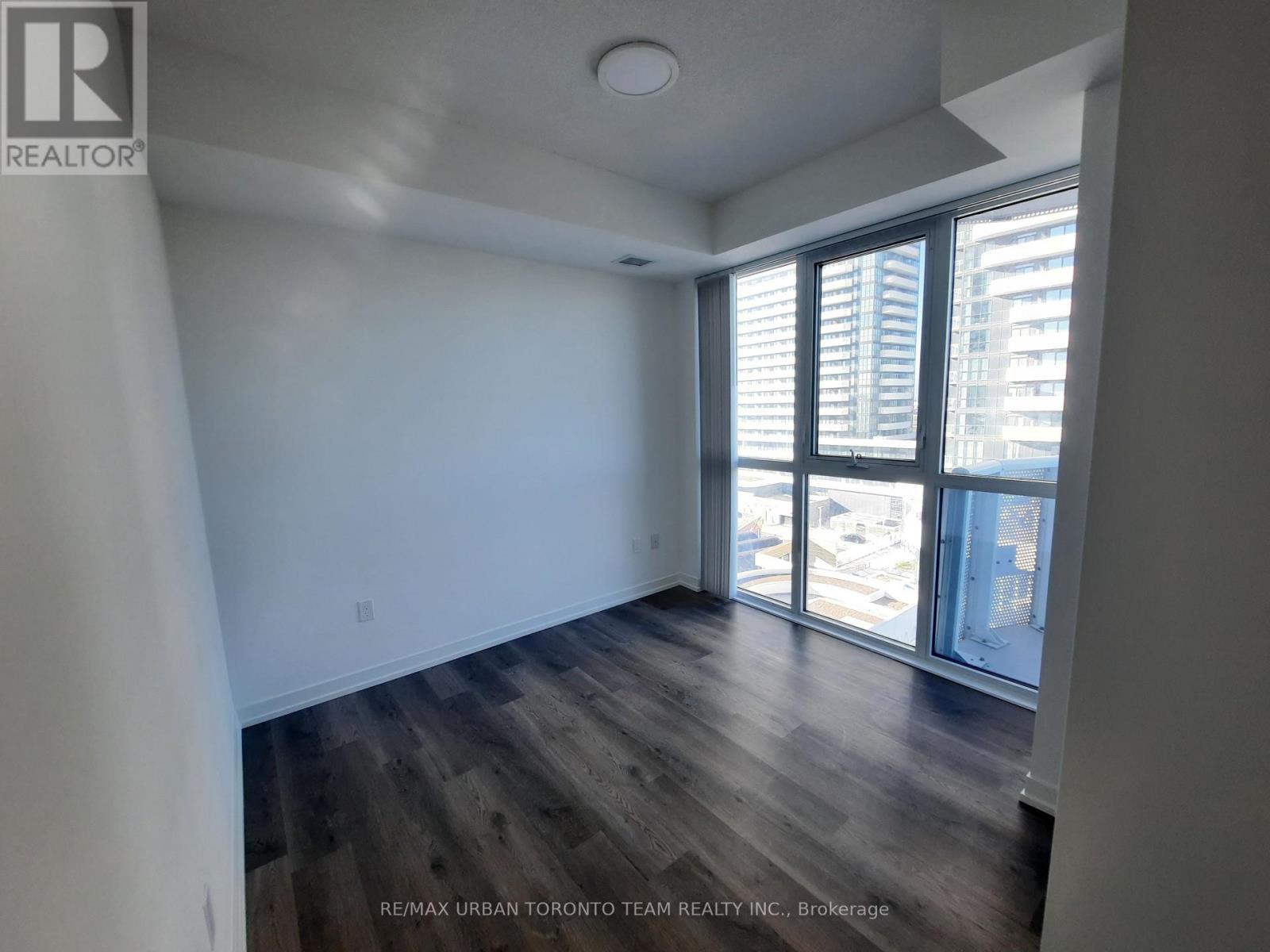 802 - 8 Interchange Way, Vaughan, Ontario  L4K 5Z7 - Photo 10 - N12508668