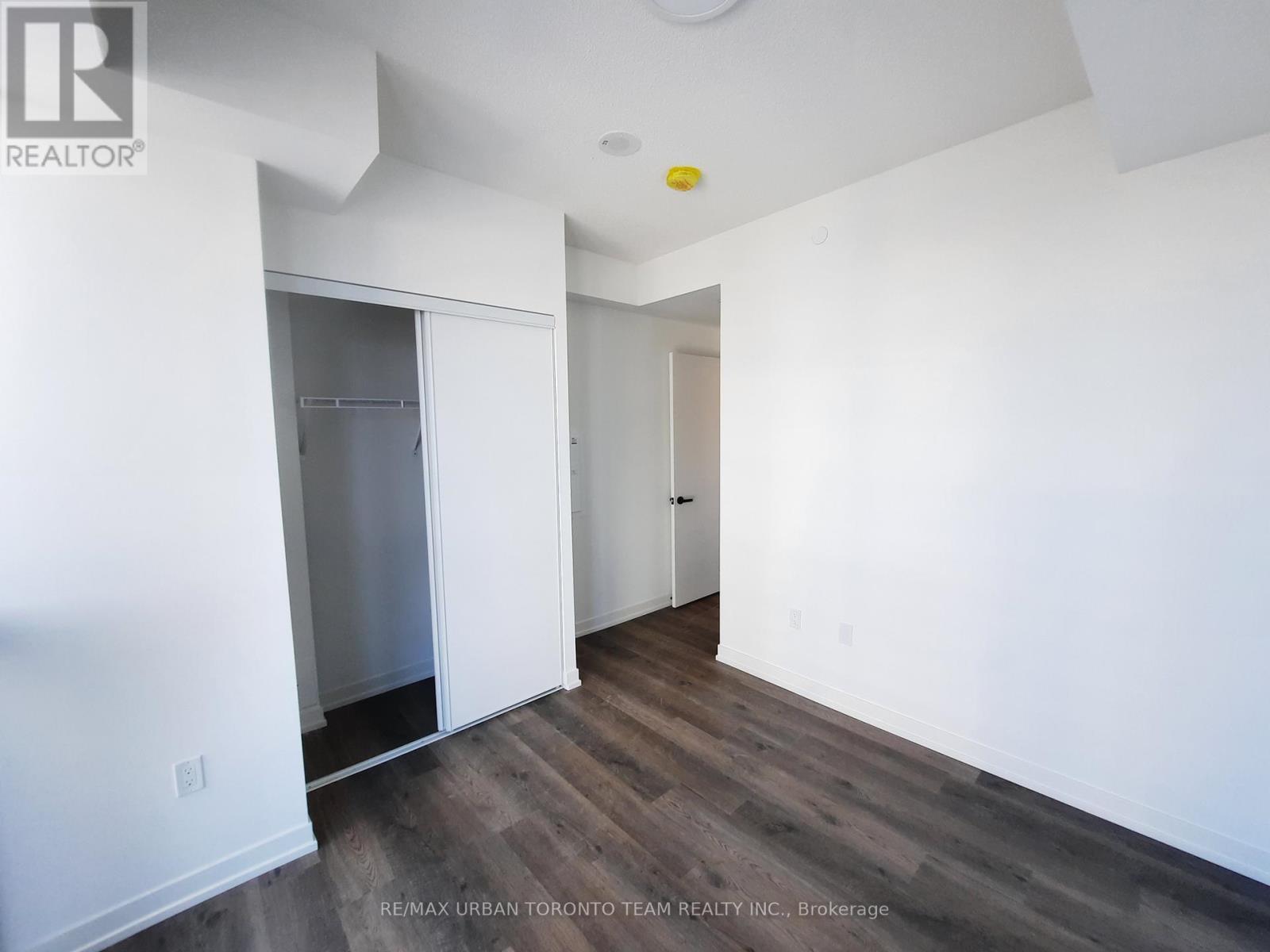 802 - 8 Interchange Way, Vaughan, Ontario  L4K 5Z7 - Photo 11 - N12508668