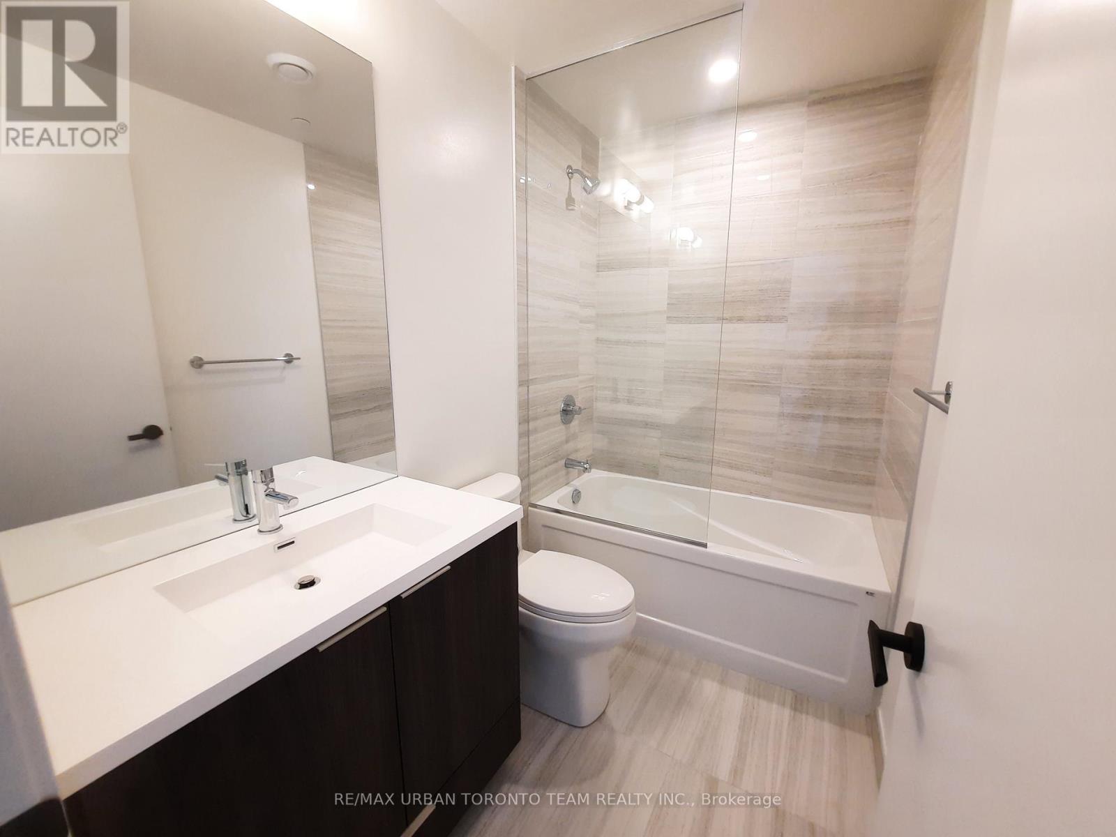 802 - 8 Interchange Way, Vaughan, Ontario  L4K 5Z7 - Photo 12 - N12508668